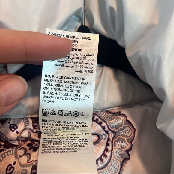 Chico’s Zenergy Convertible Puffer Jacket Paisley Print Reversible Multi Wear - Picture 13 of 14